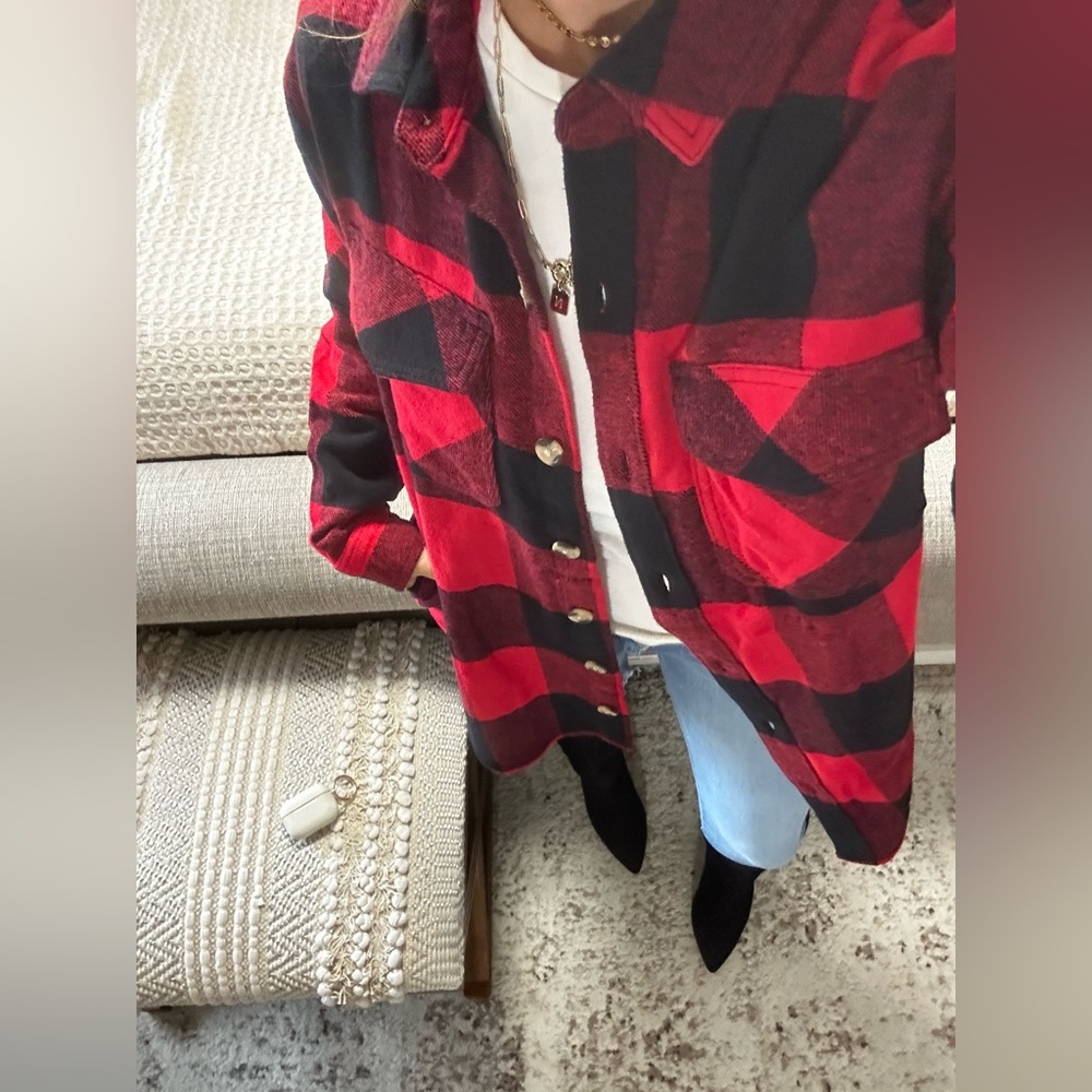MY NEW FAVORITE ❤️Buffalo Red plaid shacket - Picture 10 of 13